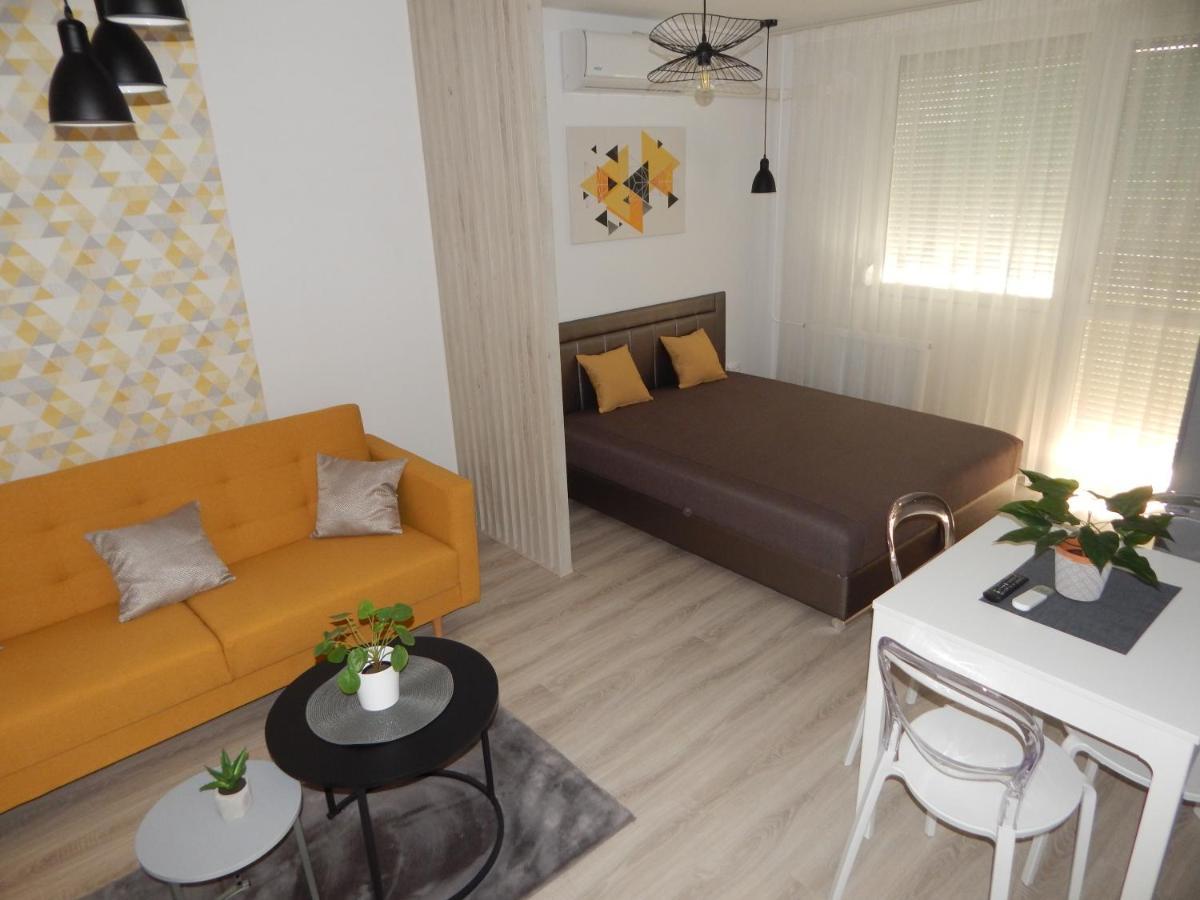 Pisztacia 2020 Apartman Kazincbarcika Bagian luar foto