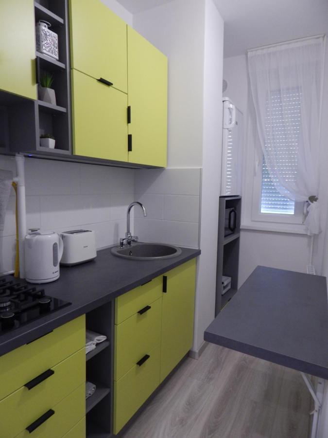 Pisztacia 2020 Apartman Kazincbarcika Bagian luar foto