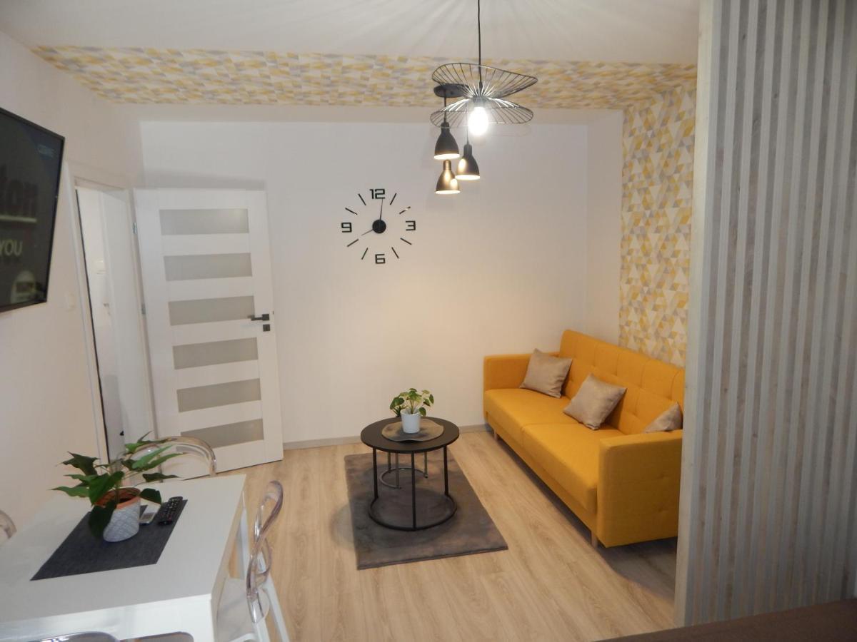 Pisztacia 2020 Apartman Kazincbarcika Bagian luar foto